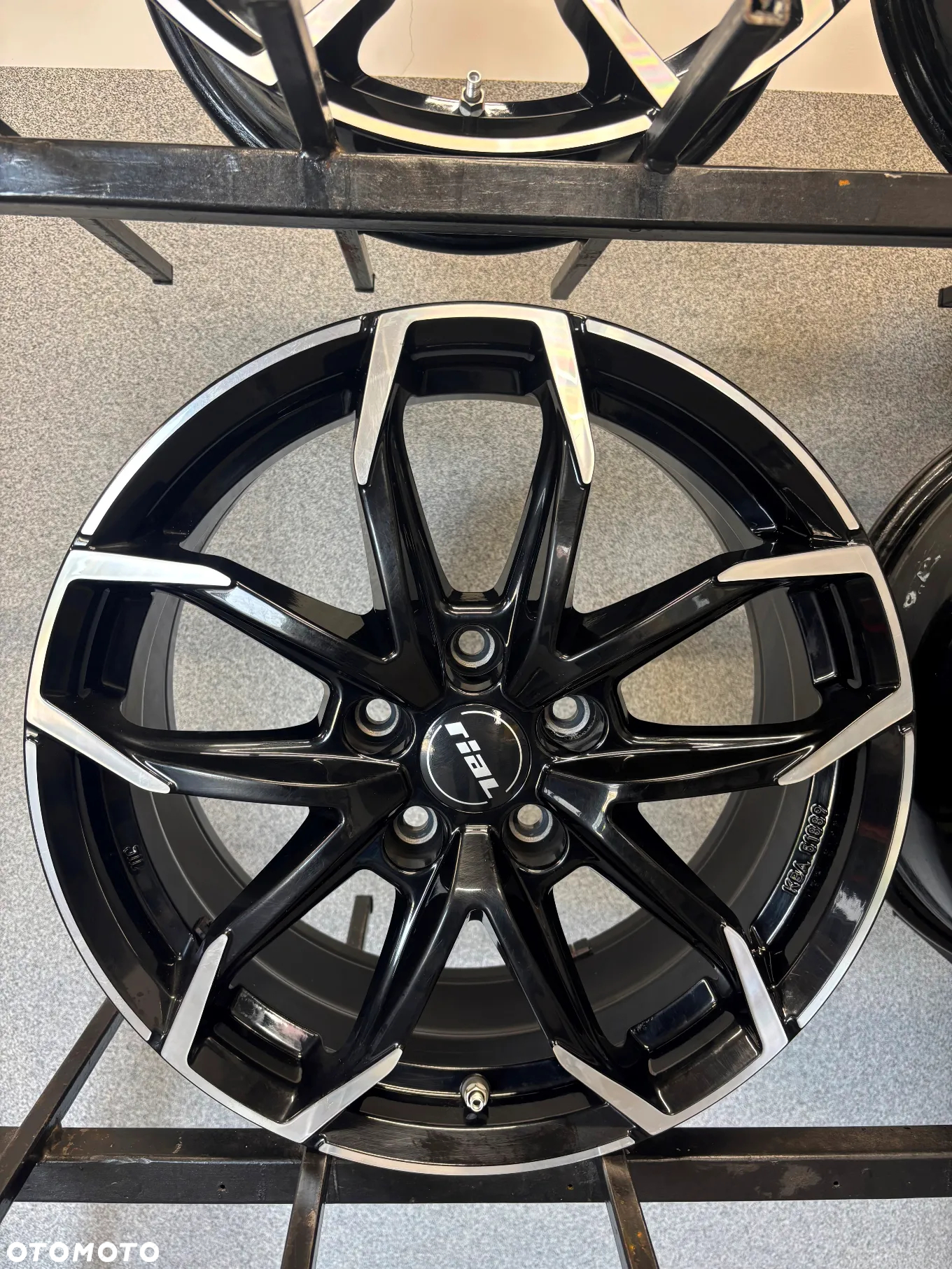 4 FELGI ALU. OPEL INSIGNIA B, ZAFIRA C, ASTRA J, ASTRA GTC, CHEVROLET CRUZE 17'' 7,5J ET45 5x115 - 6