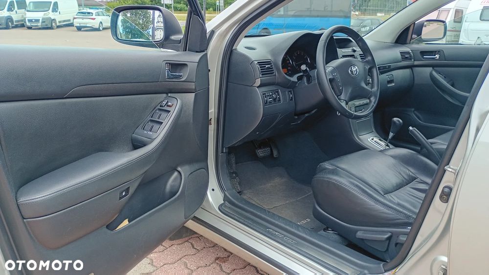 Toyota Avensis 2.0 VVT-i Automatik Executive - 9