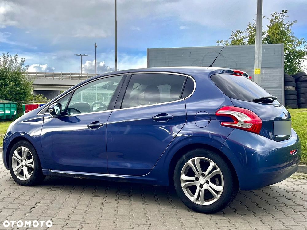 Peugeot 208 - 3