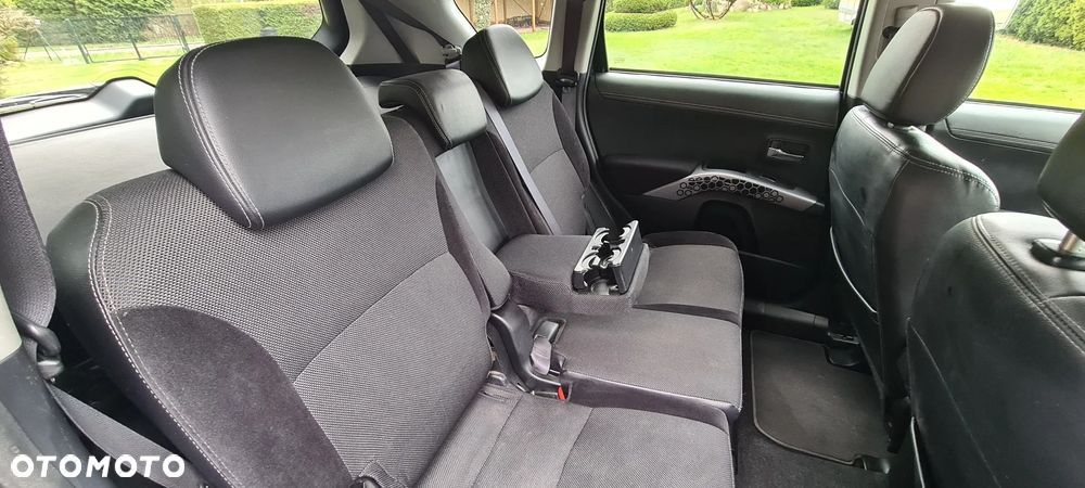 Mitsubishi Outlander 2.0 DID Intense + - 26