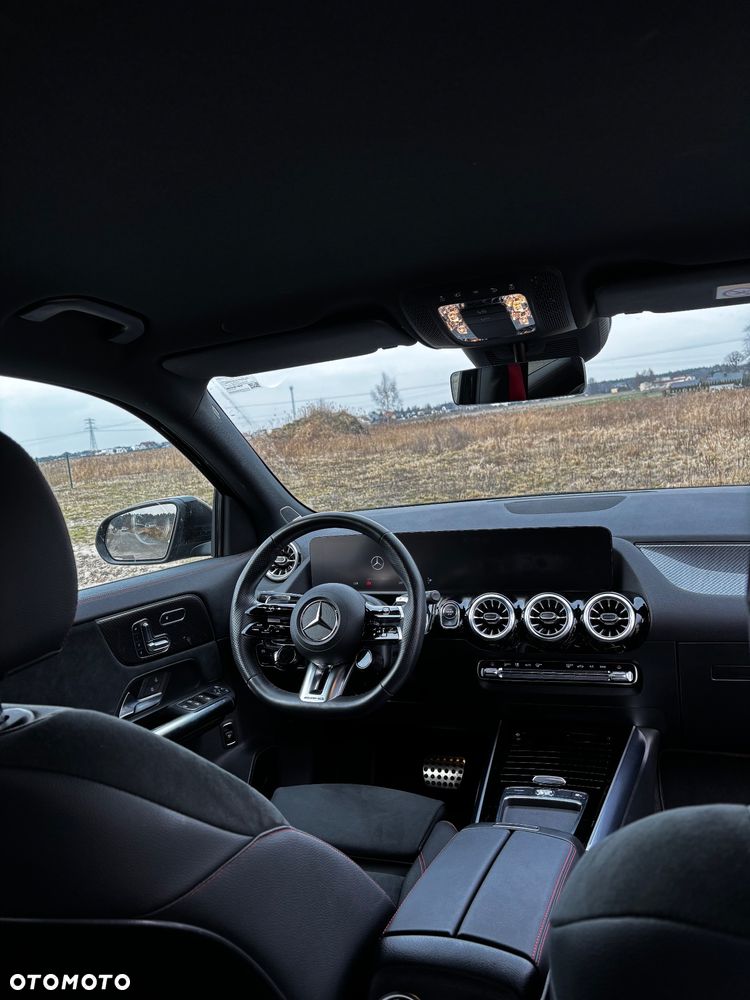 Mercedes-Benz GLA - 10