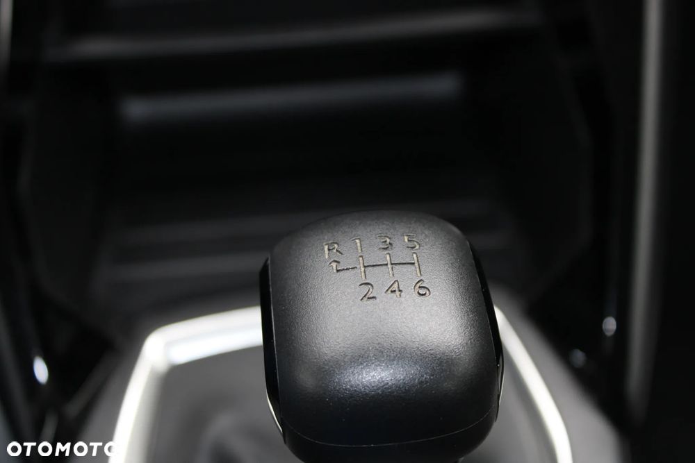 Peugeot 2008 - 12