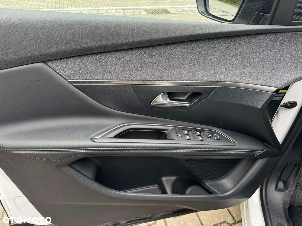 Peugeot 3008 1.2 PureTech Allure Pack S&S EAT8 - 25