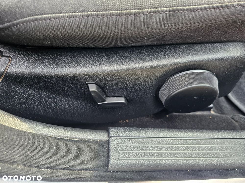 Mercedes-Benz Klasa C 180 K BlueEff Elegance - 12