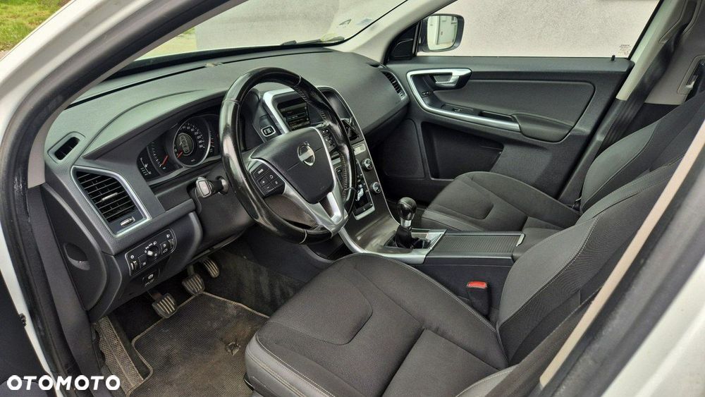 Volvo XC 60 D3 Momentum - 12