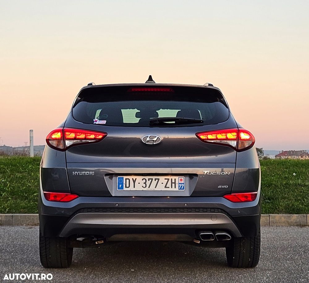 Hyundai Tucson 2.0 CRDI 4WD Automatik Premium - 17