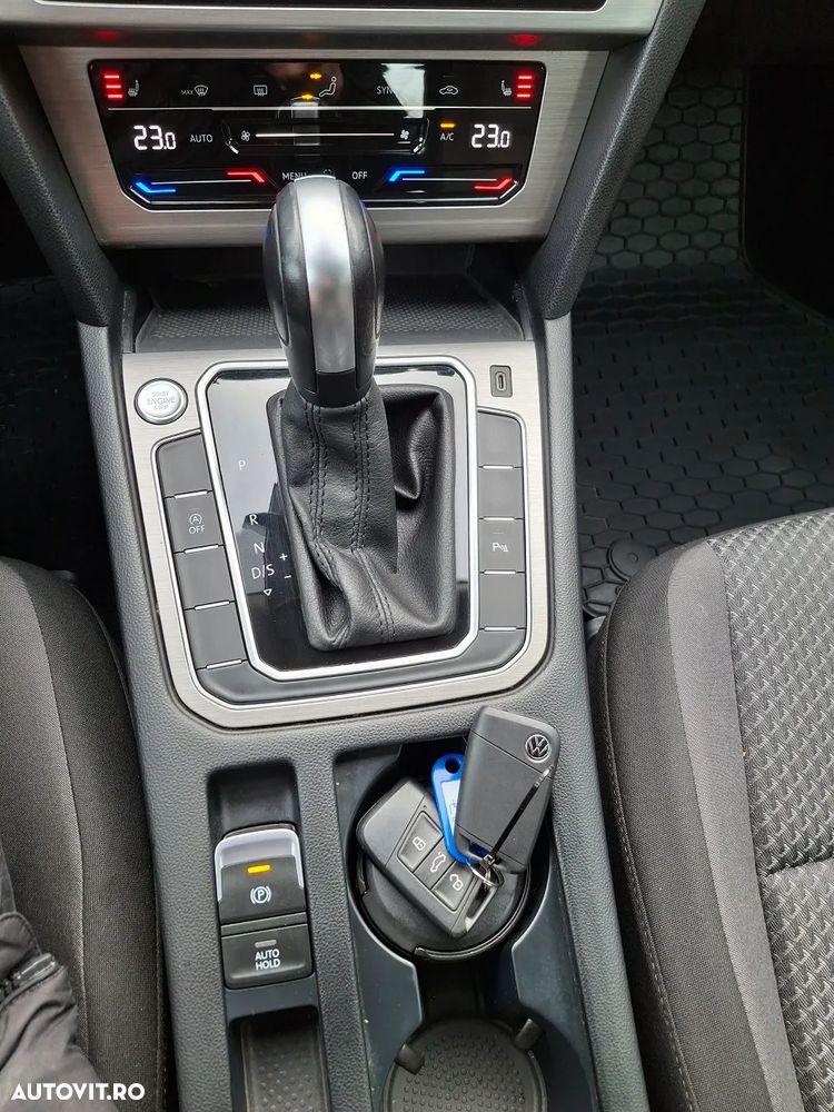 Volkswagen Passat 2.0 TDI DSG Advance - 21