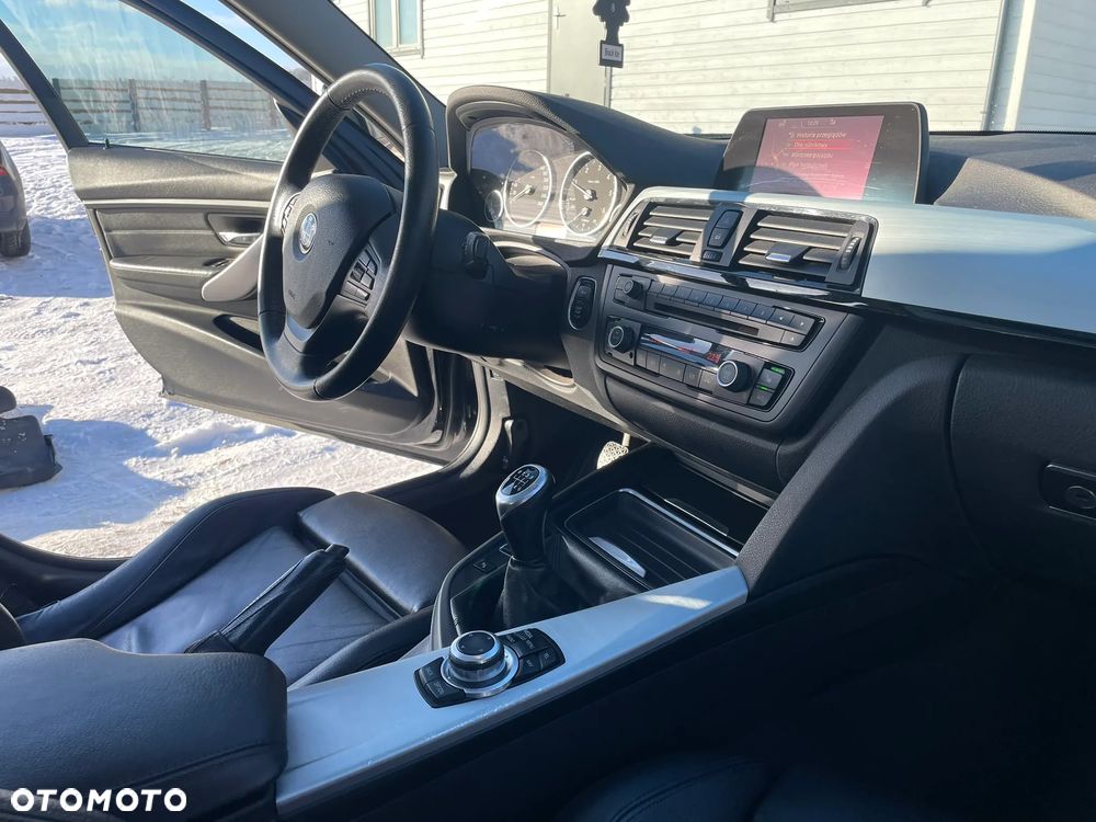 BMW Seria 3 320d - 14
