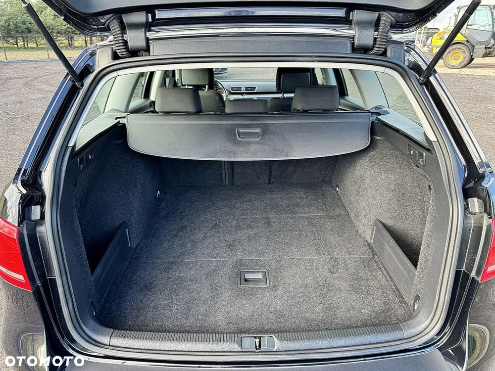 Volkswagen Passat - 16