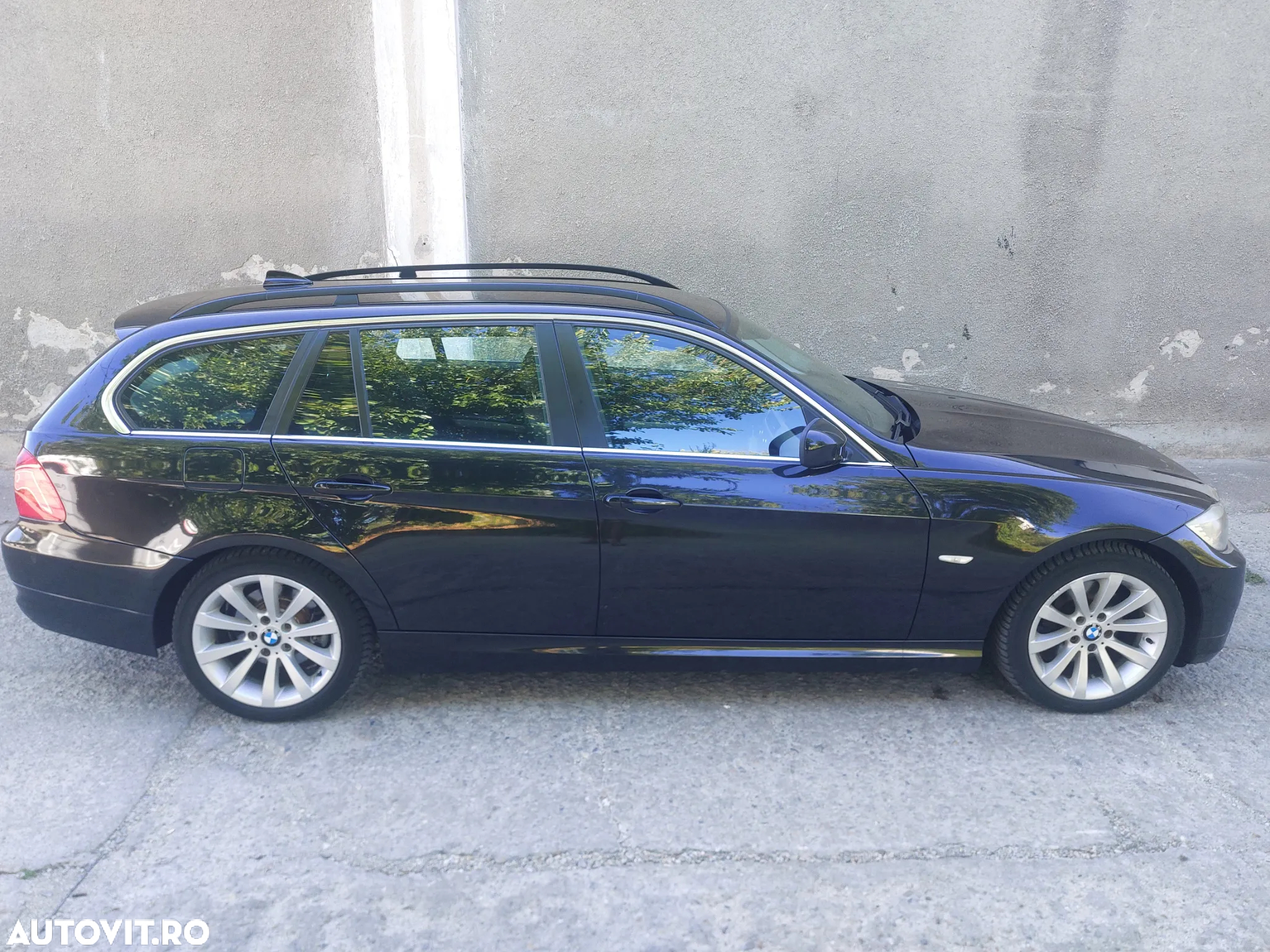 BMW Seria 3 318d DPF Touring Aut. - 9