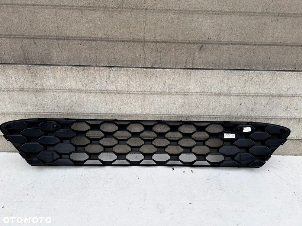 KRATKA ŚRODKOWA ZDERZAKA HYUNDAI KONA LIFT 86350-J9CA0 ORYGINAŁ - 2