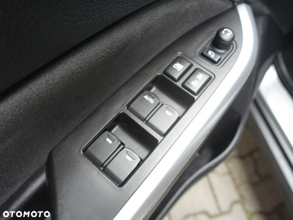 Suzuki Vitara 1.6 XLED SUN 4WD - 29