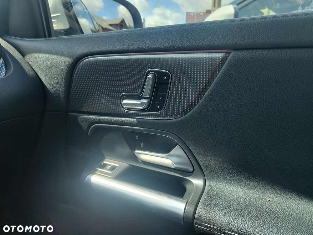 Mercedes-Benz GLA 250 Progressive - 37