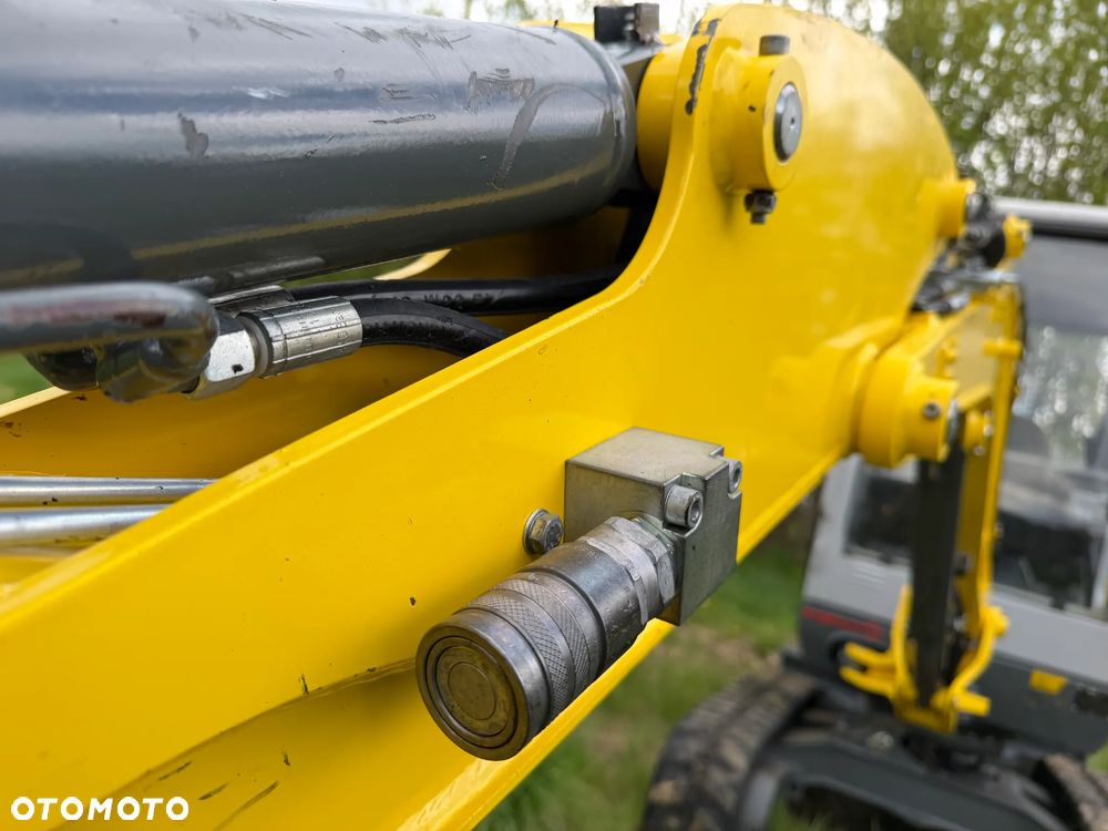 Wacker Neuson ET24 Koparka Gąsienicowa 2,6 tony. z VDS. 2021rok- 2300 Mtg Poziomowanie VDS silnik Yanmar. Maszyna Pochodzi z Norweskiej szkółki roślinnej. 2x drzwi ORYGINAŁ. Jak Nowa z salonu zero luzów i wycieków. Aktualna DEKRA. 2x oryginalna Łyżka. Szybka wolna jazda. Dodatkowe Linie Hydrauliczne na młot i wiertnice. Zaczep kulka na lemieszu. OKAZJA - 24