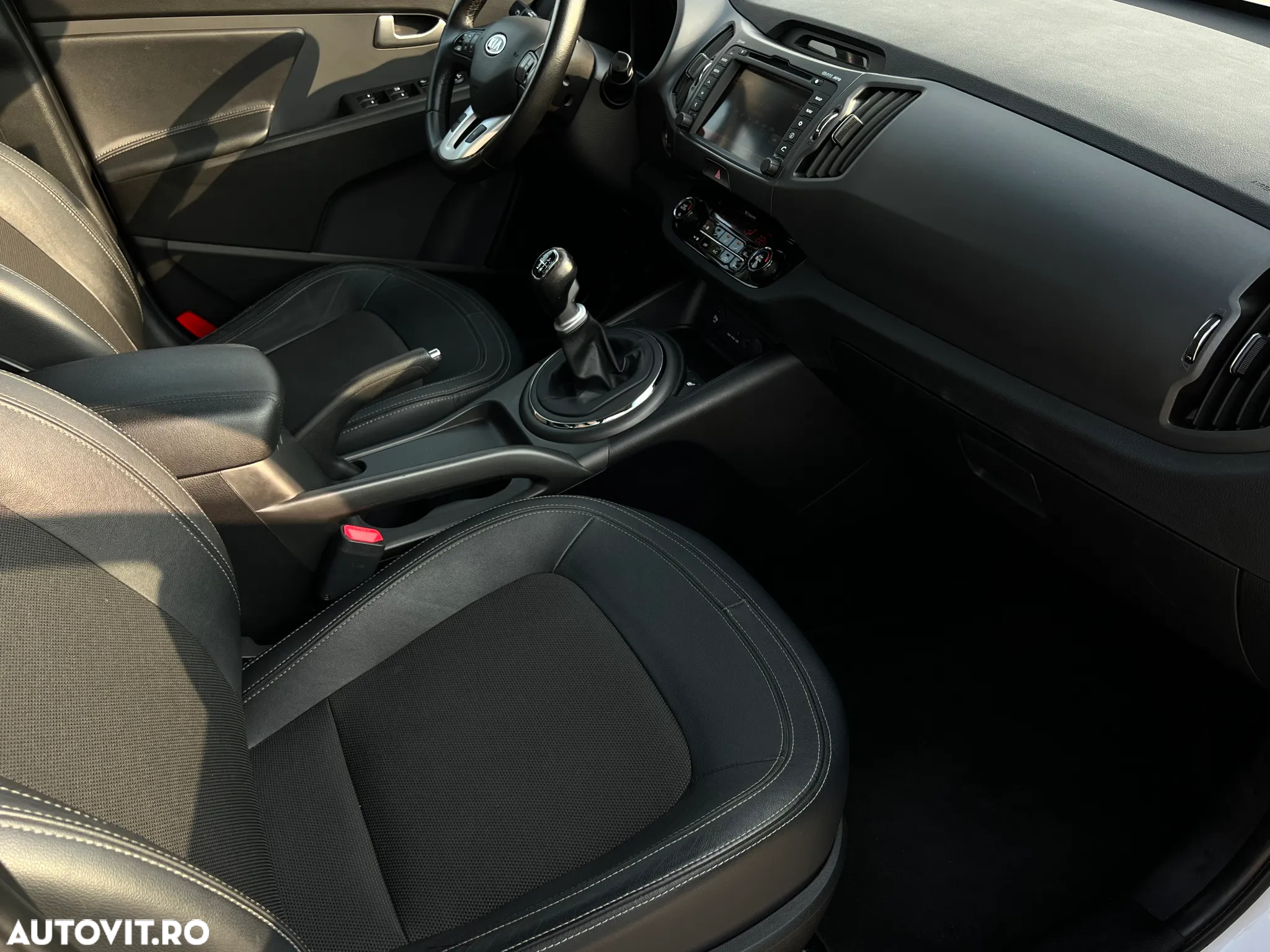 Kia Sportage 2.0 CRDI AWD VISION - 13