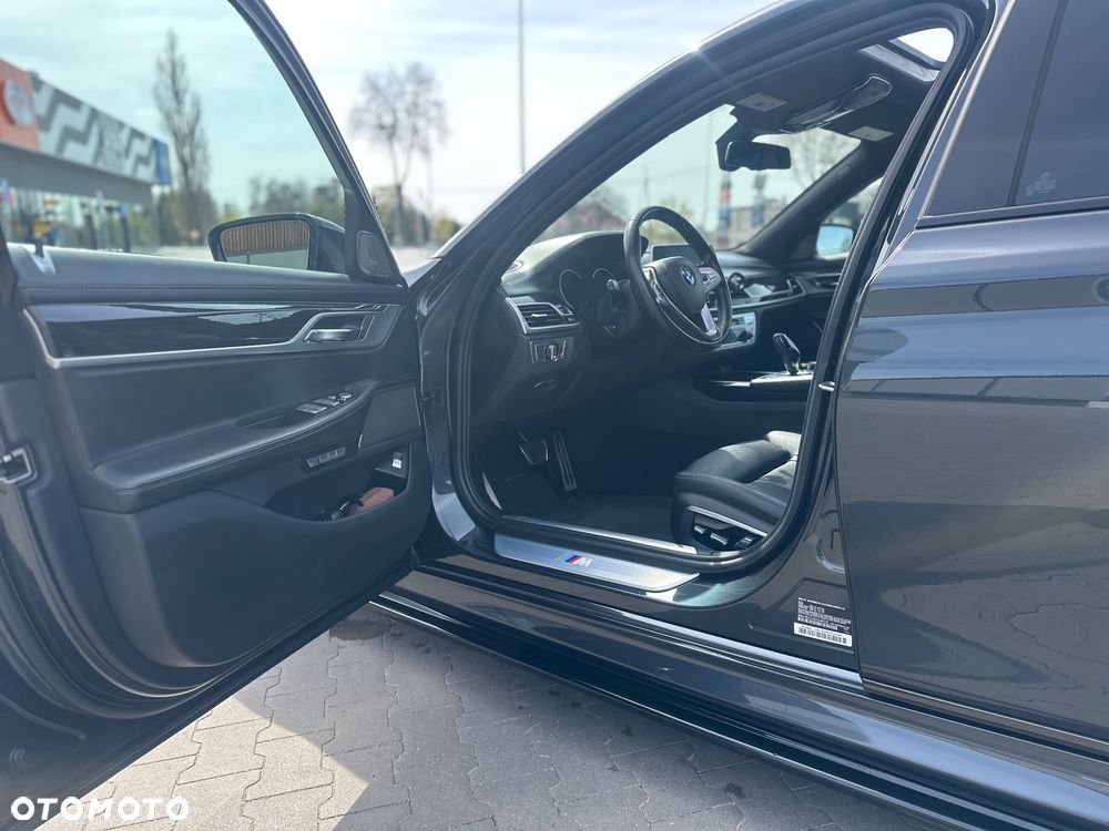 BMW Seria 7 740Li - 17