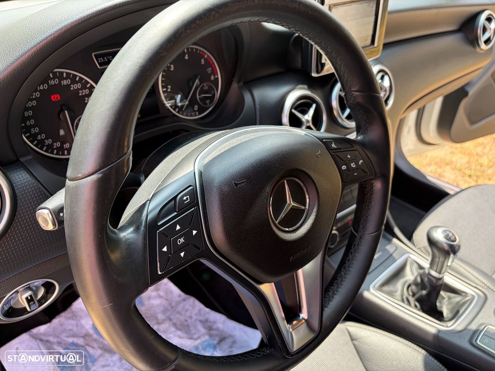 Mercedes-Benz A 180 CDI AMG Line - 14