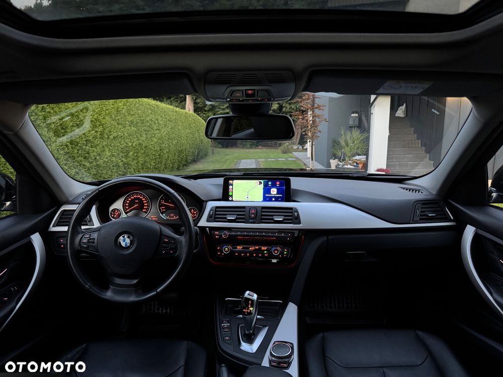 BMW Seria 3 320d xDrive - 13