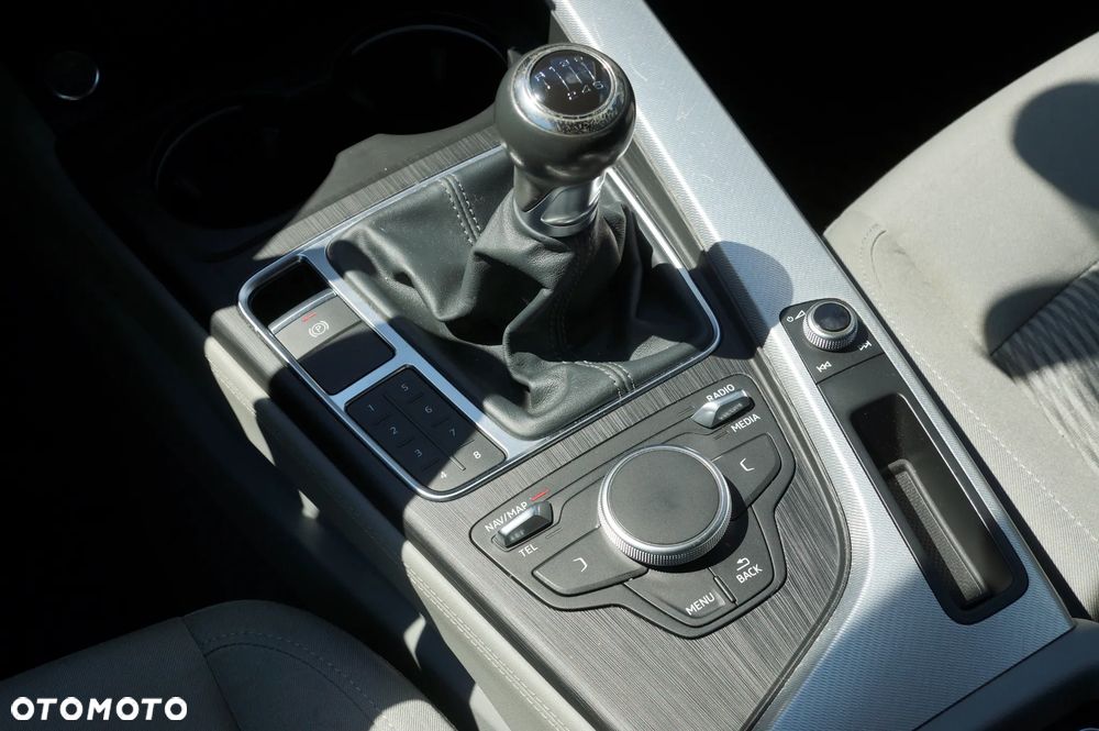 Audi A4 Avant 2.0 TDI - 19