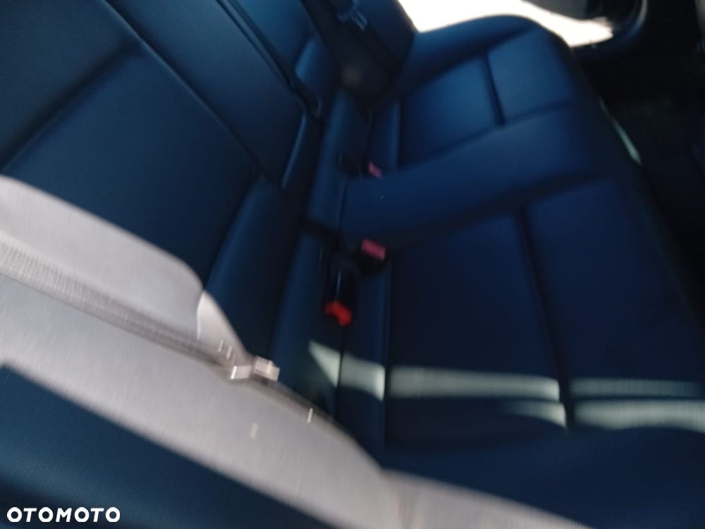 BMW Seria 3 318d - 10