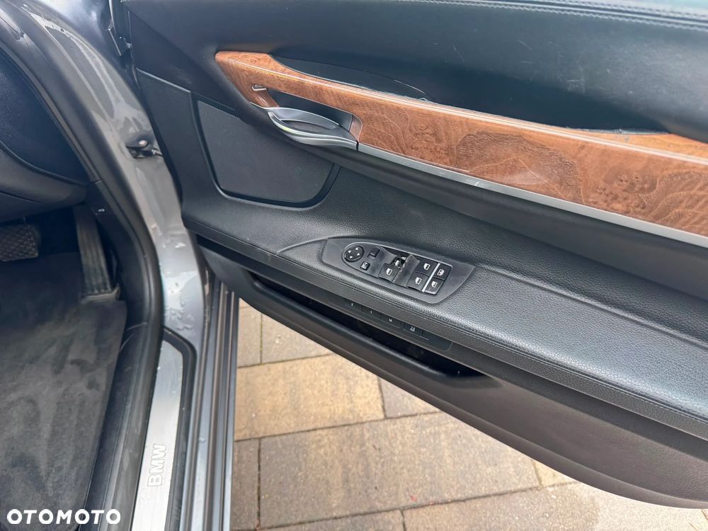 BMW Seria 7 730d L - 16