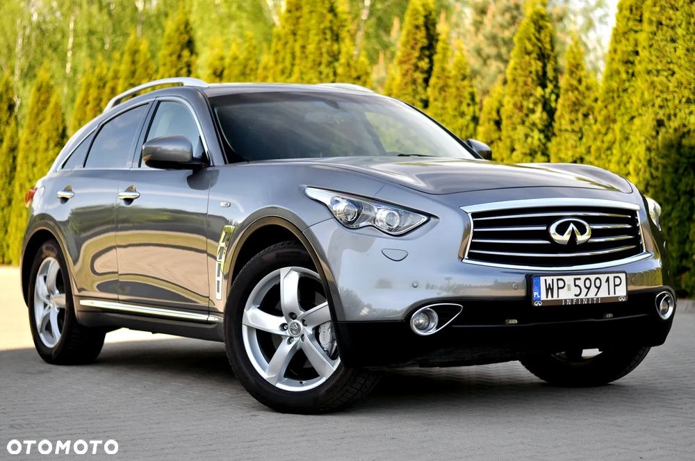 Infiniti QX70 - 15