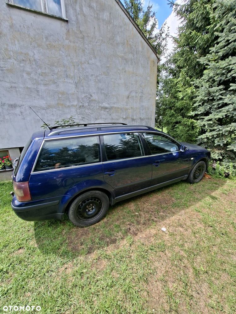 Volkswagen Passat - 4