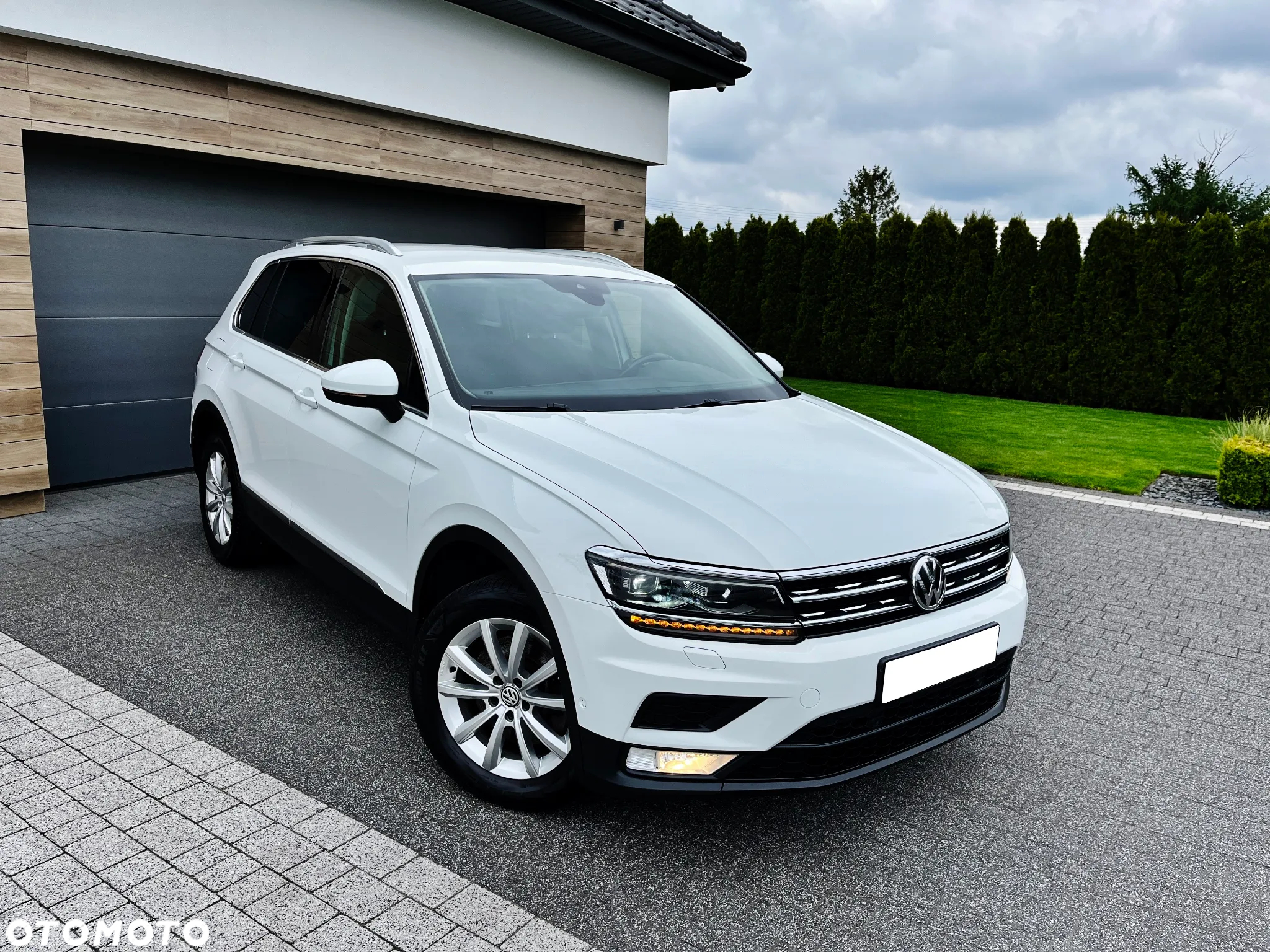 Volkswagen Tiguan 2.0 TSI 4Motion DSG Exclusive - 2