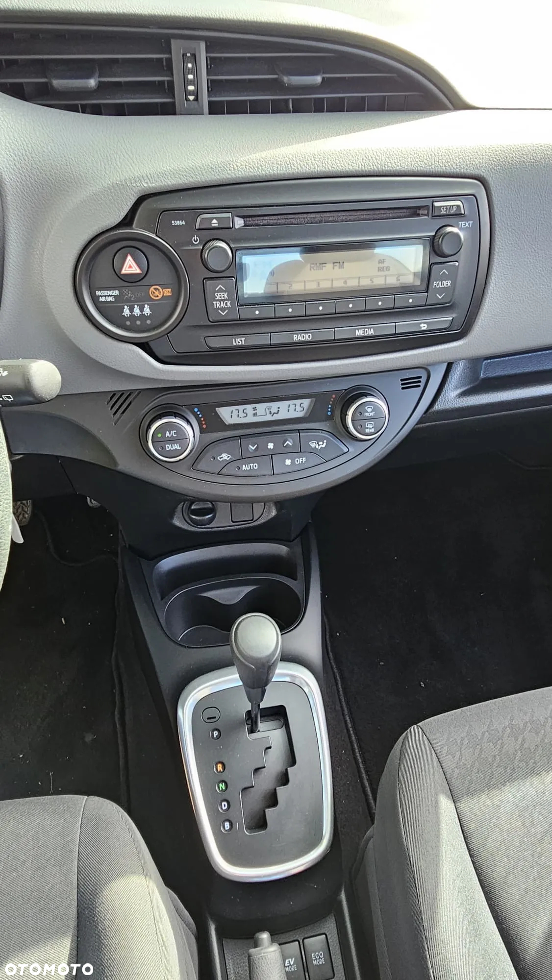 Toyota Yaris Hybrid 1.5 VVT-i Comfort - 16