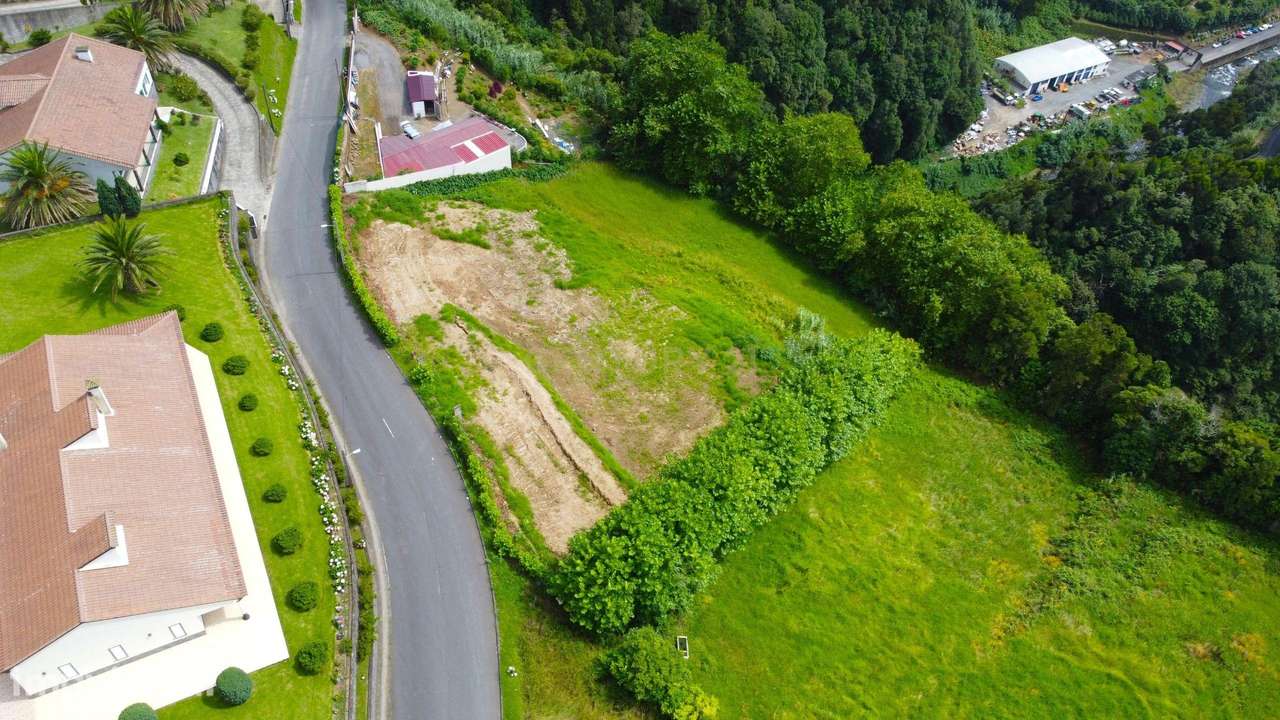 Terreno com vista mar e montanha com projeto aprovado. - Grande imagem: 3/16
