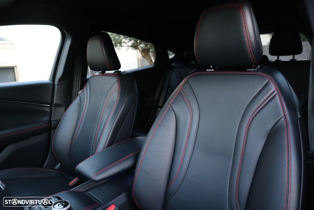 Ford Mustang Mach-E 75.7 kWh Premium AWD - 24