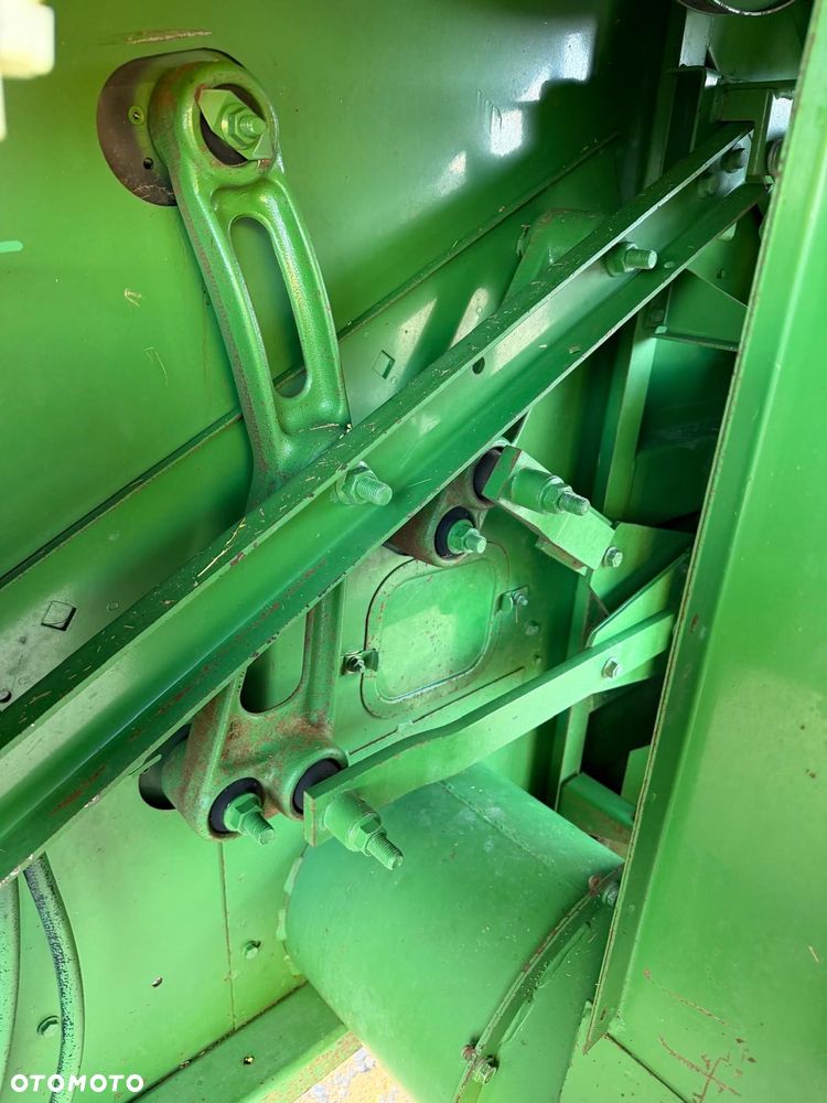 John Deere 2256 - 13