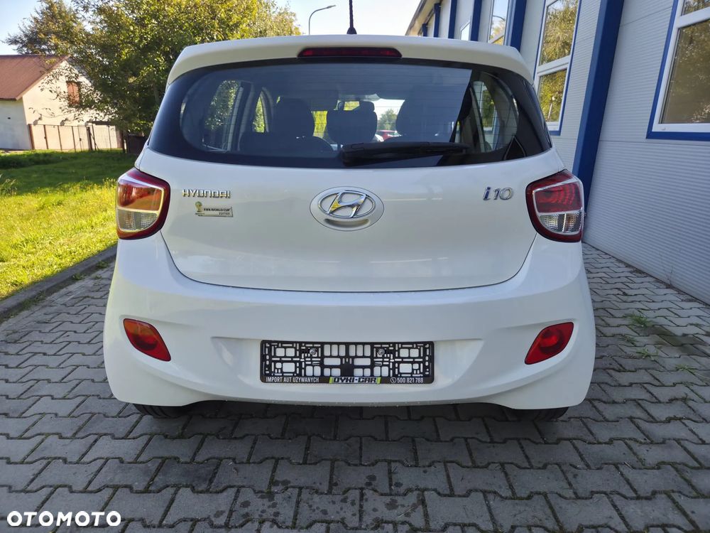 Hyundai i10 1.0 Fifa World Cup Edition - 4