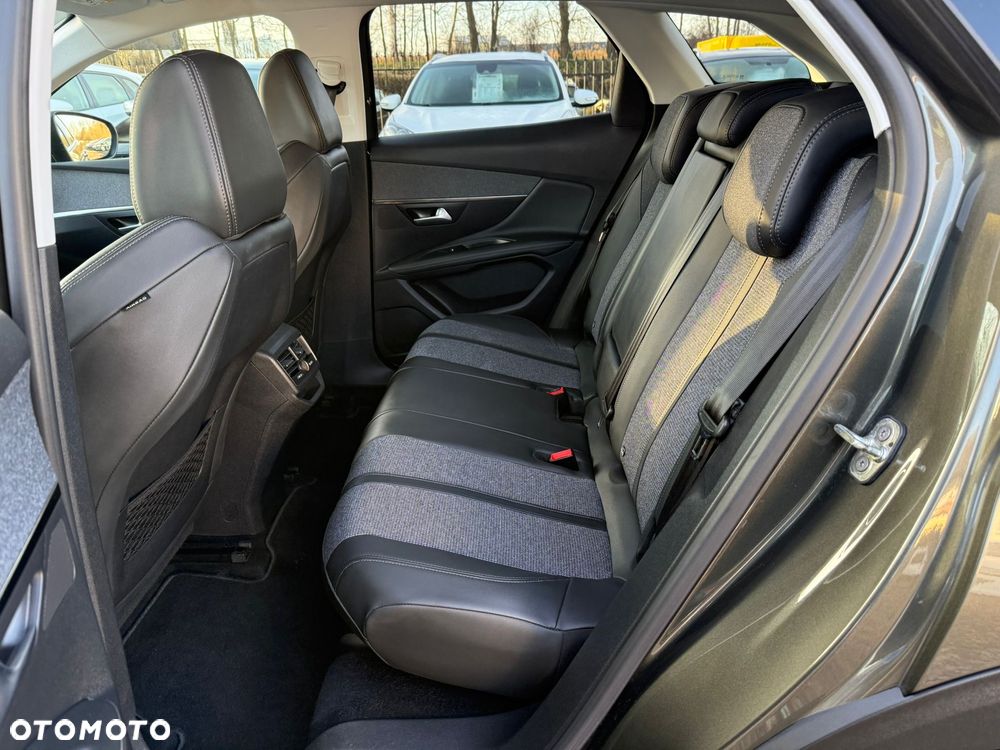 Peugeot 3008 1.5 BlueHDi Active S&S EAT8 - 12