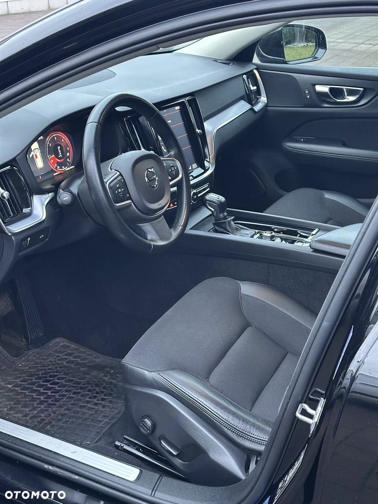 Volvo V60 D4 Momentum Pro - 8