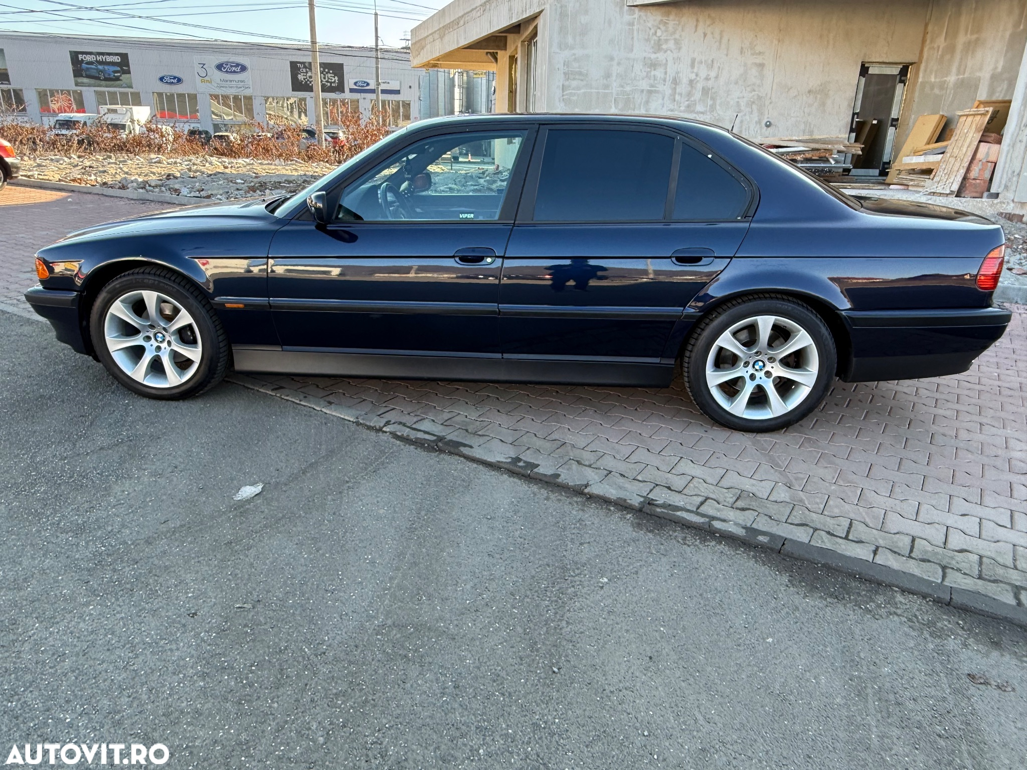 BMW Seria 7 728iA - 8