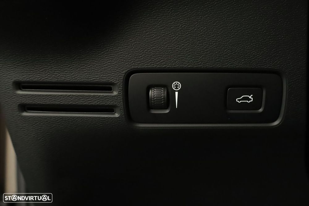 Volvo XC 40 1.5 T2 Plus Dark Auto - 18