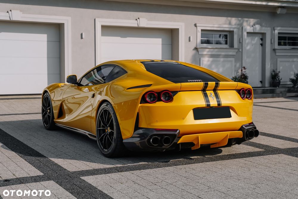 Ferrari 812 Superfast - 2