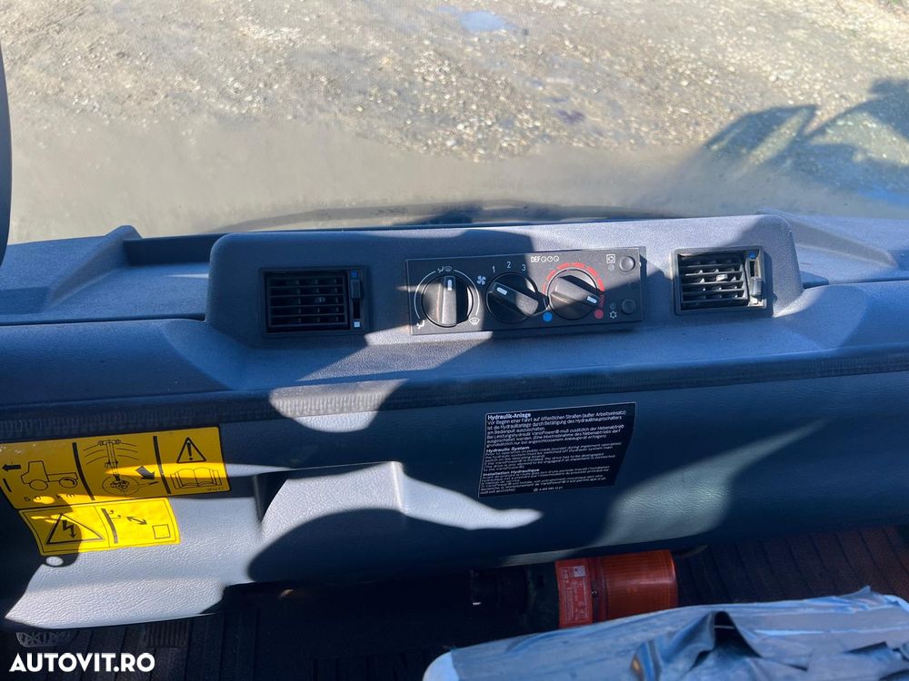 Mercedes-Benz U400 - 18