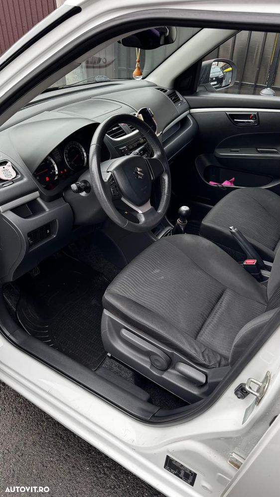 Suzuki Swift 1.2 GLX - 11