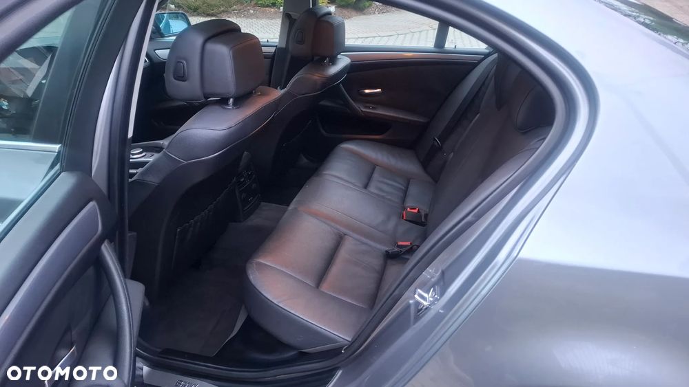 BMW Seria 5 525i - 12