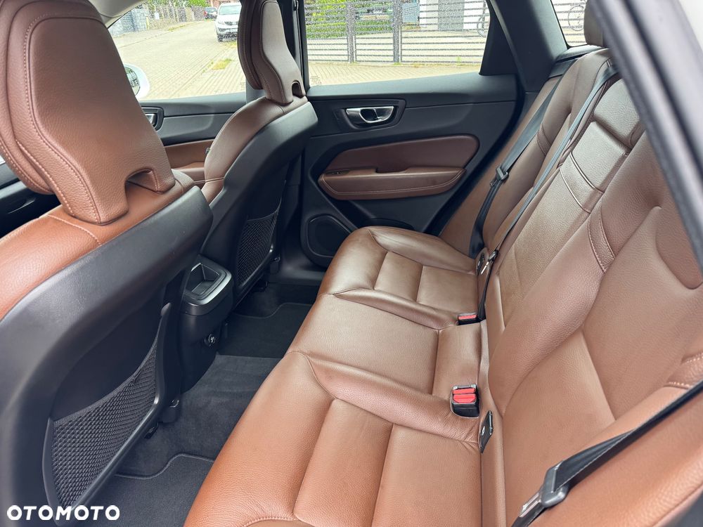 Volvo XC 60 B4 D Geartronic Momentum Pro - 19