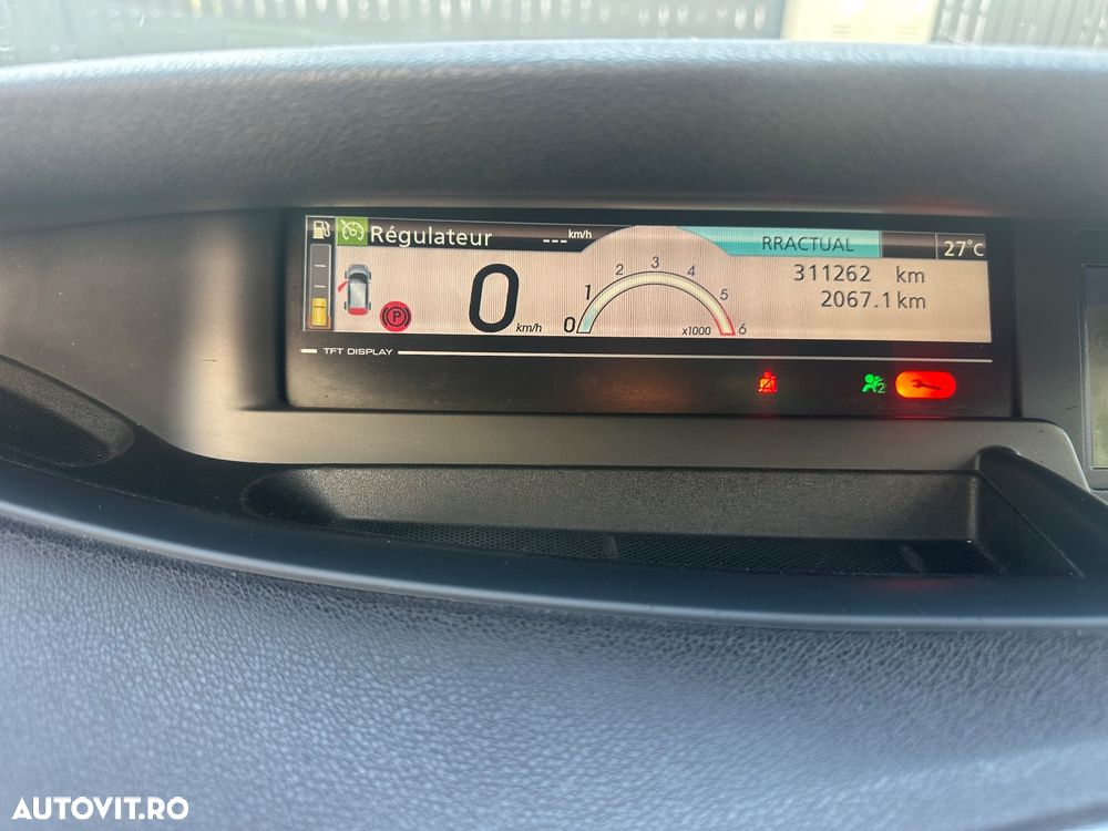 Renault Scenic 1.9dCi Privilege - 12