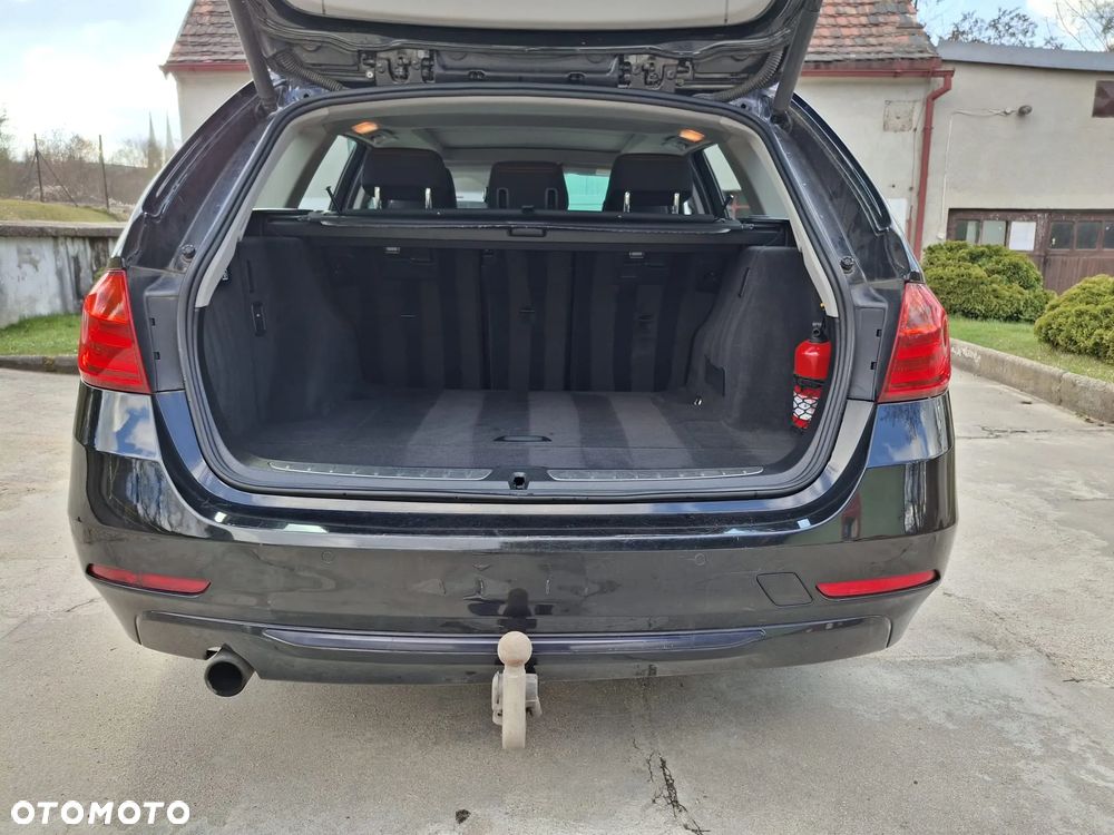 BMW Seria 3 318d xDrive - 2