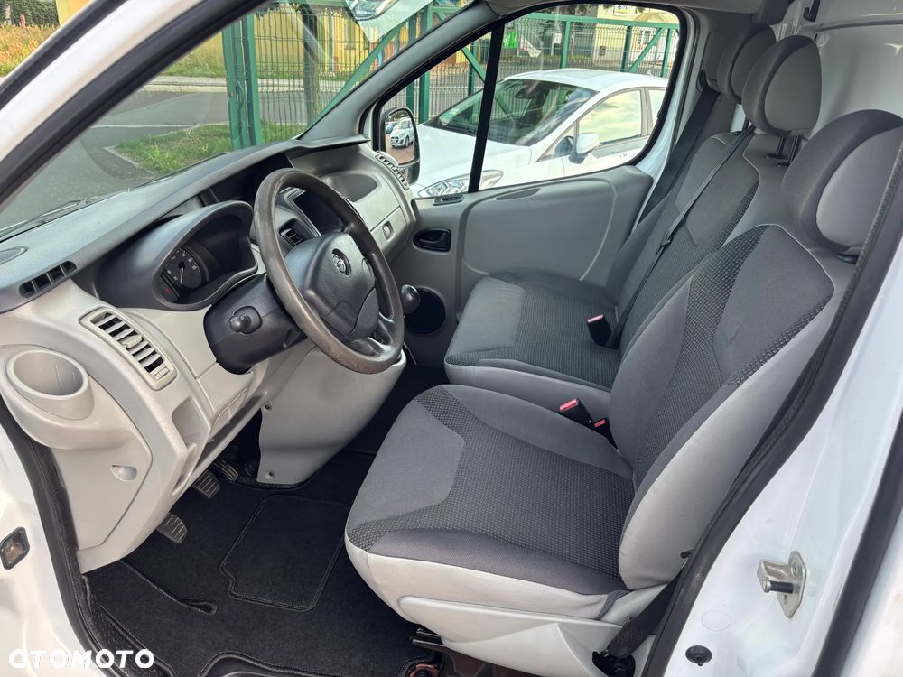 Opel VIVARO - 11
