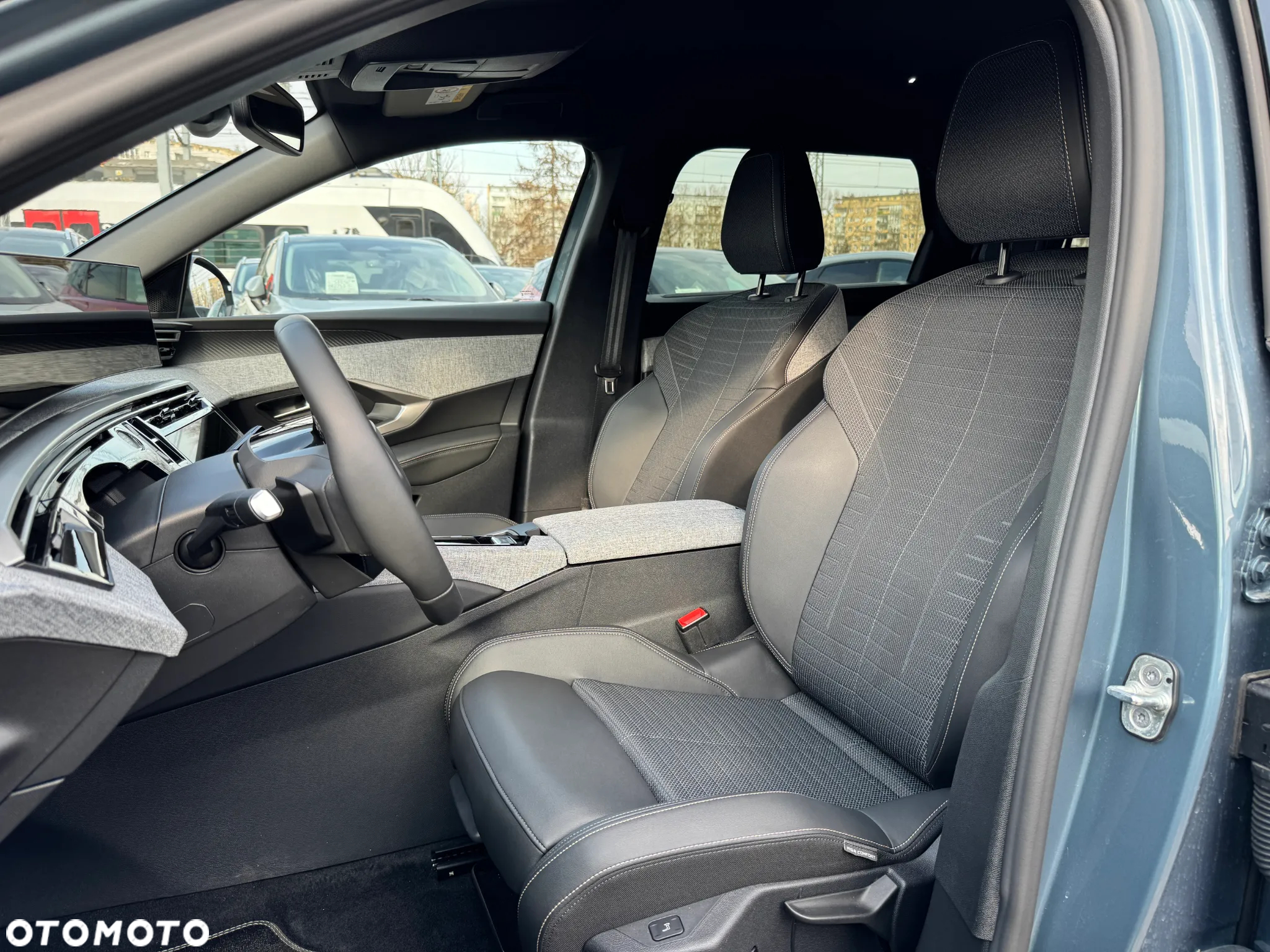 Peugeot 5008 1.2 PureTech mHEV Allure S&S e-DCS6 - 23