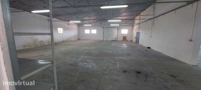Investidores-Armazém arrendado c/ renda anual 28.870 € - Grande imagem: 4/10