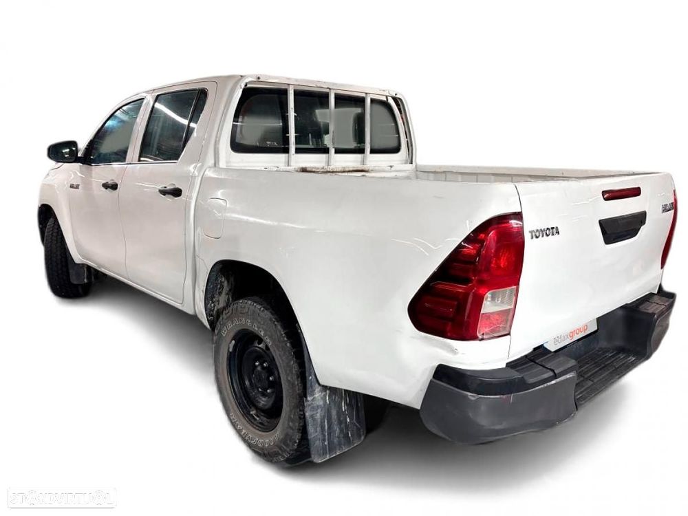 Toyota Hilux 2.4 D-4D 4WD CD - 2