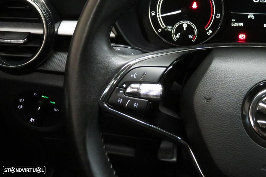 Skoda Fabia 1.0 MPI First Edition - 27