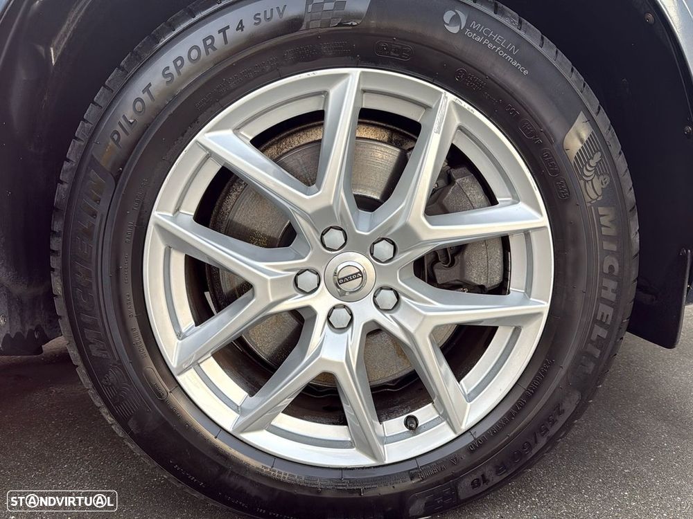 Volvo XC 60 2.0 T8 PHEV Momentum Plus AWD - 19